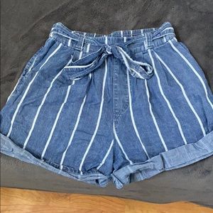 Universal Thread Shorts